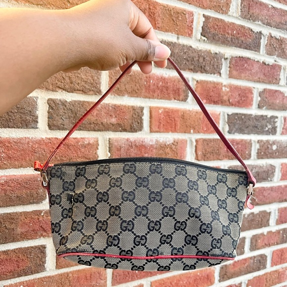 *Authentic* Gucci monogram boat bag - Picture 2 of 7